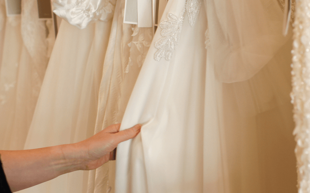 A guide to your wedding dress shopping experience