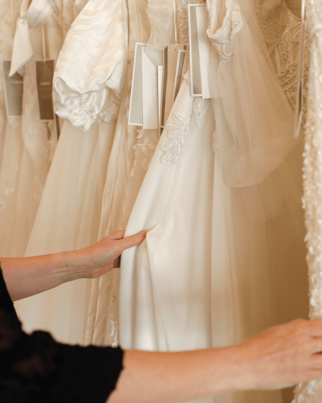 A guide to your wedding dress shopping experience