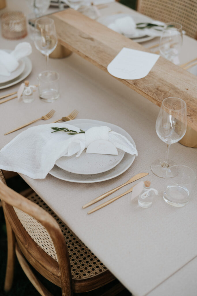 Table decor setting