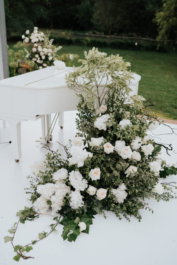 Piano & Flowers