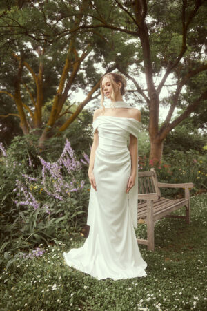 caleche-bridal-gown-alma-video-thumbnail-01