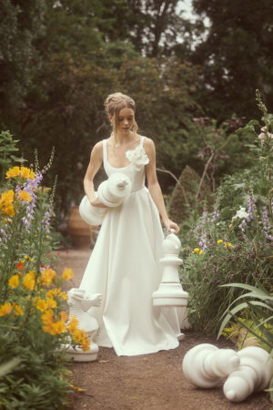 caleche-bridal-gown-carla-video-thumbnail-01