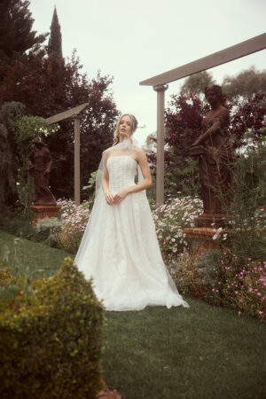 caleche-bridal-gown-flora-video-thumbnail-01